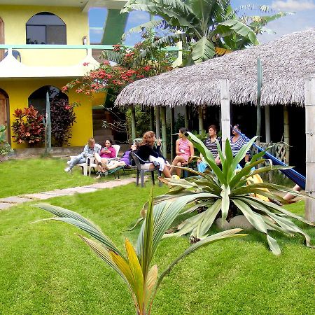 Hostal Maxima Puerto López المظهر الخارجي الصورة