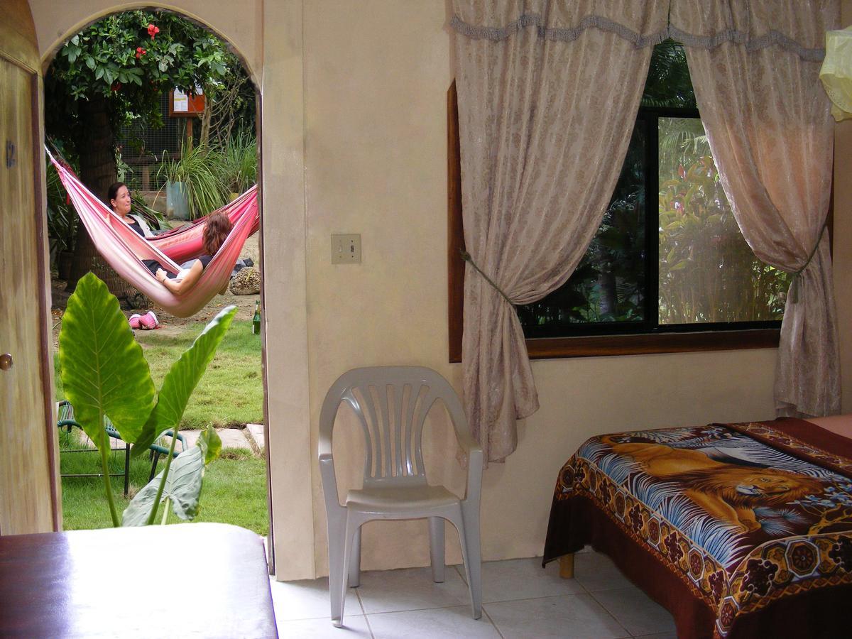 Hostal Maxima Puerto López المظهر الخارجي الصورة